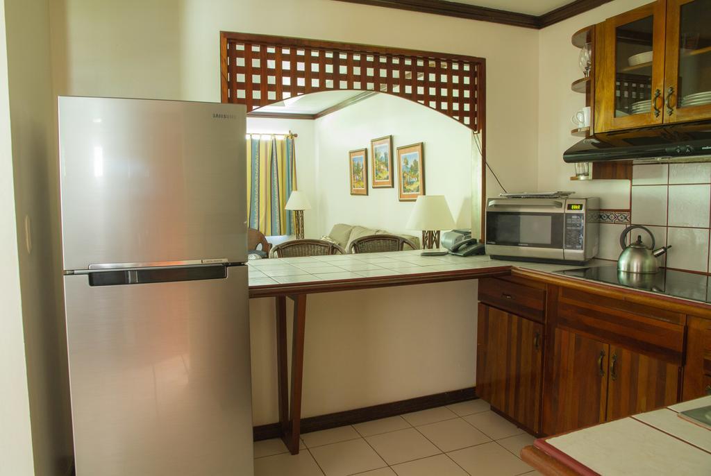 Hôtel Getaways At Pueblo Real à Quepos Extérieur photo