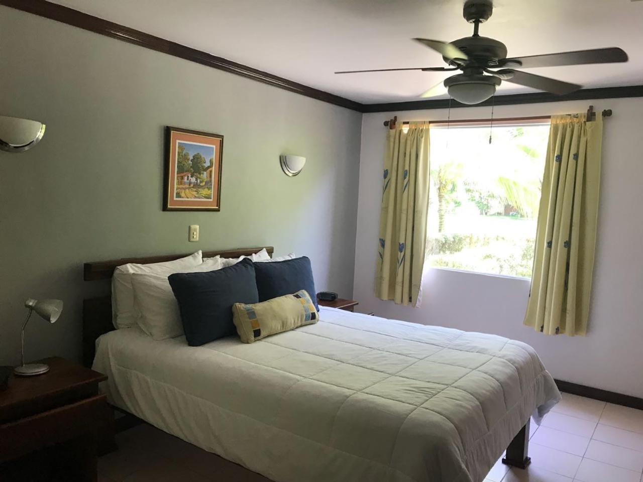 Hôtel Getaways At Pueblo Real à Quepos Extérieur photo